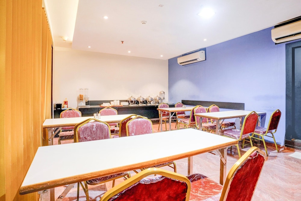 luxurious stays at times square le western mumbai