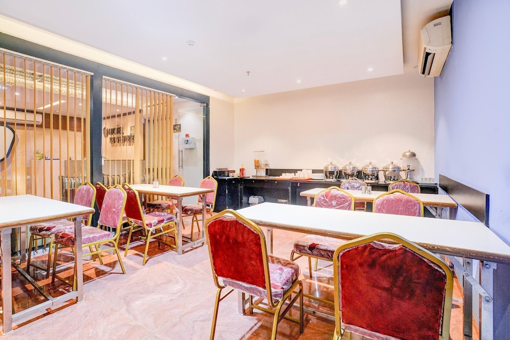 luxurious stays at times square le western mumbai