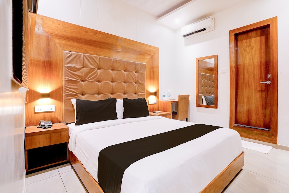 luxurious stays at times square le western mumbai