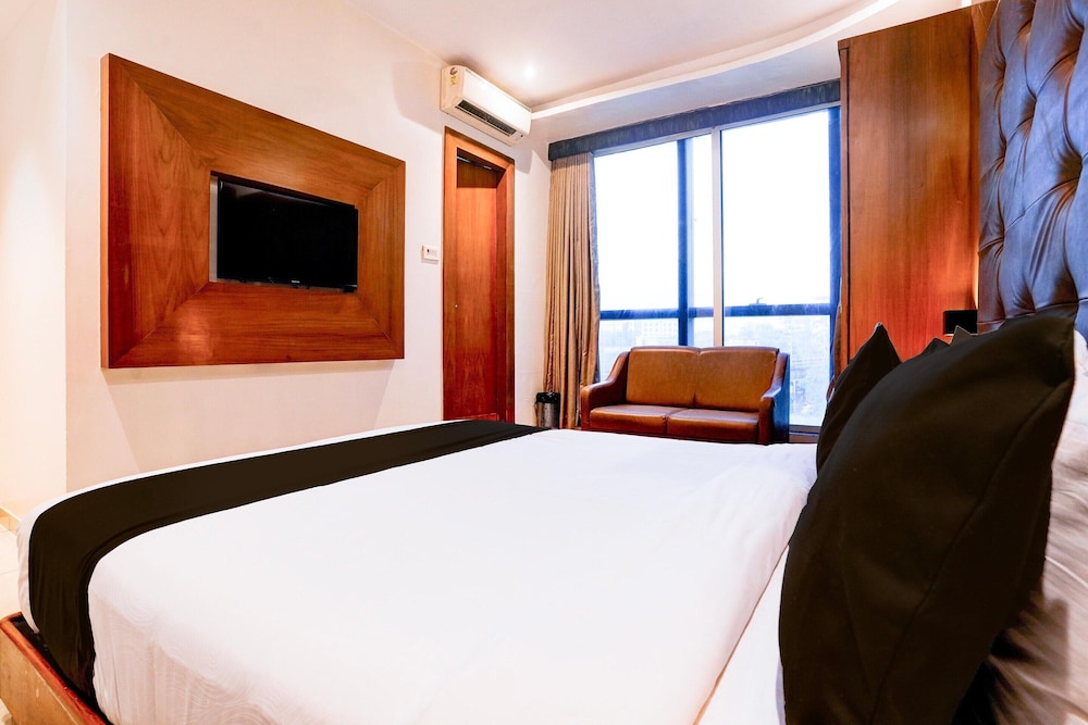 luxurious stays at times square le western mumbai