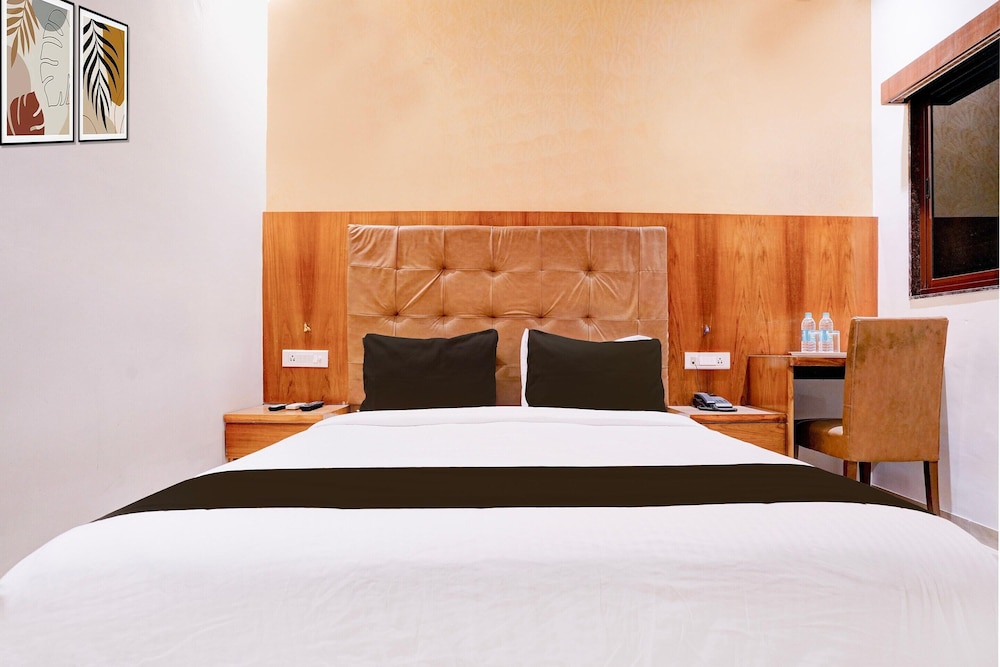 luxurious stays at times square le western mumbai