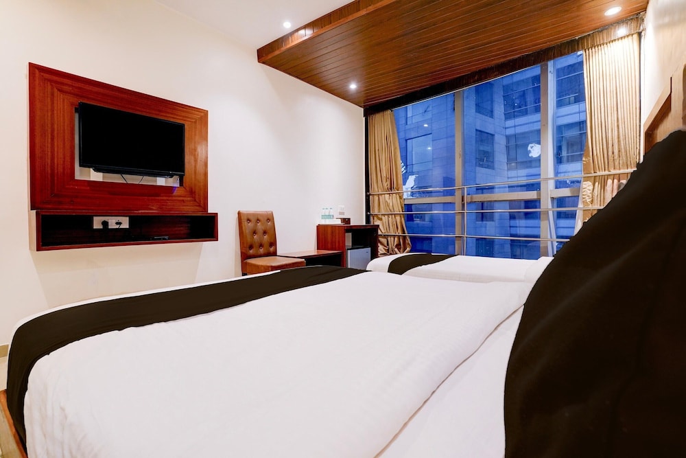 luxurious stays at times square le western mumbai