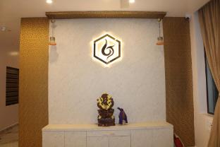 uj pallazzio business class luxury hotel
