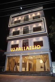 uj pallazzio business class luxury hotel