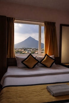 uj pallazzio business class luxury hotel