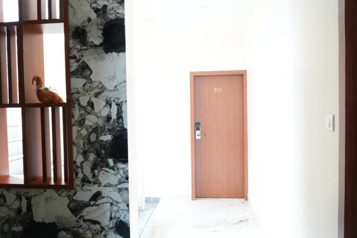 uj pallazzio business class luxury hotel