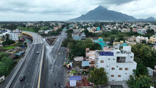 uj pallazzio business class luxury hotel