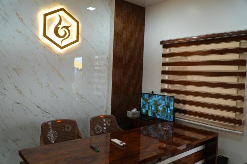 uj pallazzio business class luxury hotel