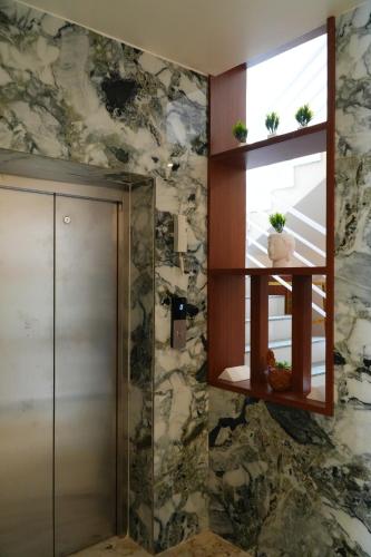 uj pallazzio business class luxury hotel