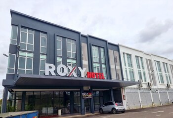 roxy hotel malihah