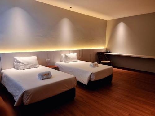 roxy hotel malihah