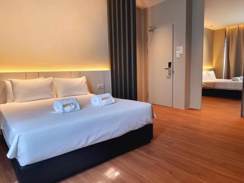 roxy hotel malihah