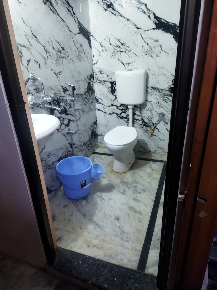 the kashi dham p guest house