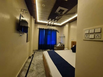 the kashi dham p guest house