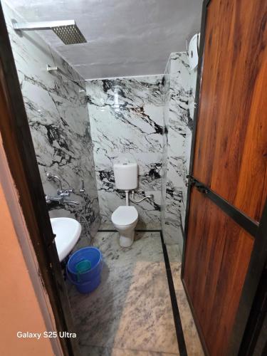 the kashi dham p guest house