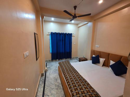 the kashi dham p guest house