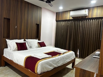 J V Residency,Omalur Main Rd  Narasothipatti,3 star