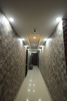 hotel the paramont plaza igi airport