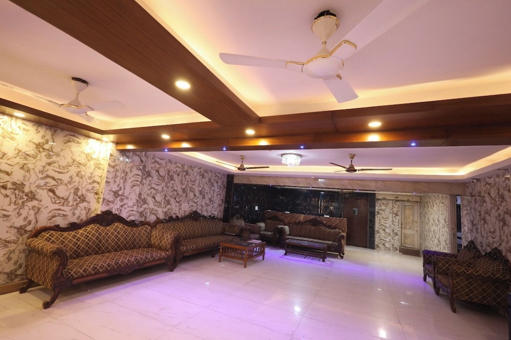 hotel the paramont plaza igi airport