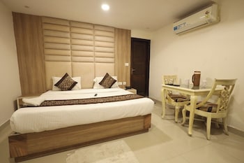 hotel the paramont plaza igi airport