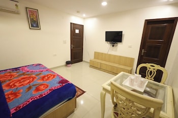 hotel the paramont plaza igi airport