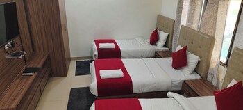 hotel the paramont plaza igi airport