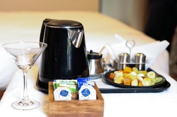 hotel the paramont plaza igi airport