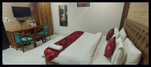 Hotel The Paramont Plaza Igi Airport,,3 star