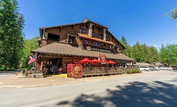 Apgar Lookout Suites,,2 star