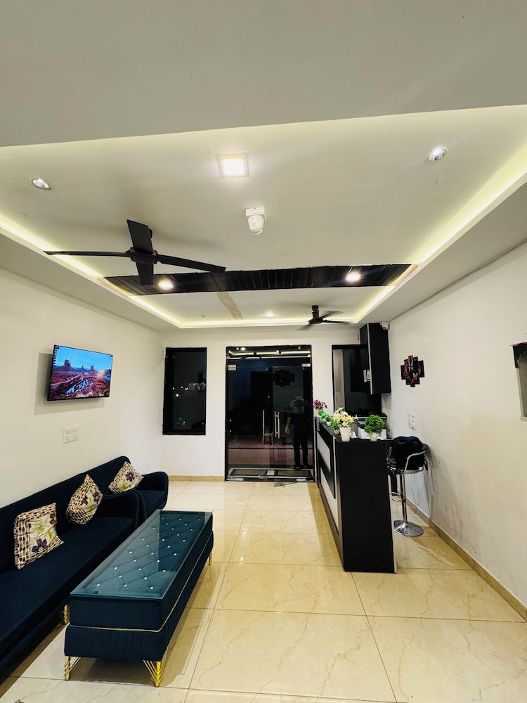 the muskmelon hotel and resort