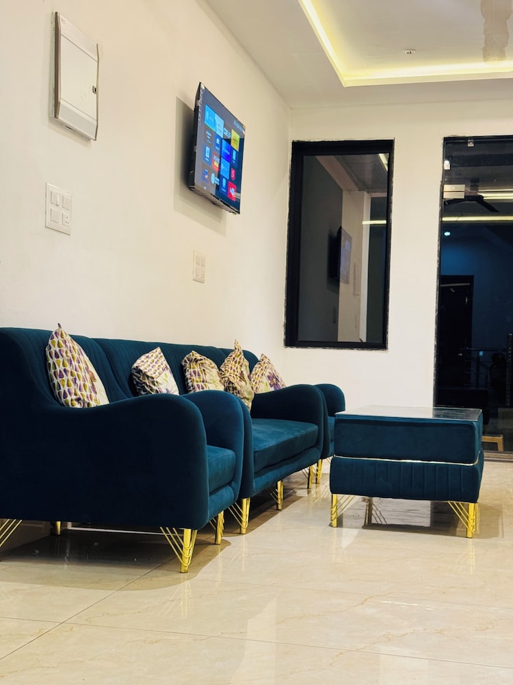 the muskmelon hotel and resort