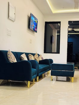 The Muskmelon Hotel And Resort,,3 star