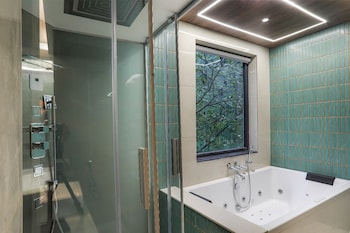 ensober kainchi dham