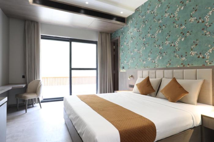 ensober kainchi dham