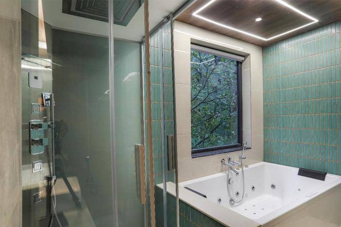 ensober kainchi dham