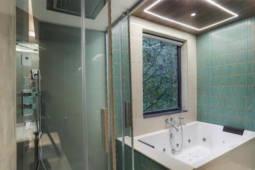 ensober kainchi dham