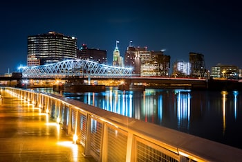 hampton inn and suites newark harrison riverwalk