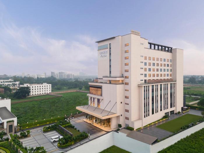 crowne plaza lucknow by ihg