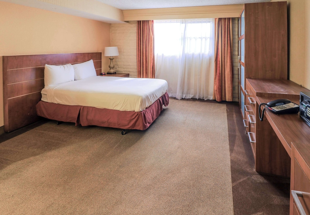 studio6 phoenix az sky harbor