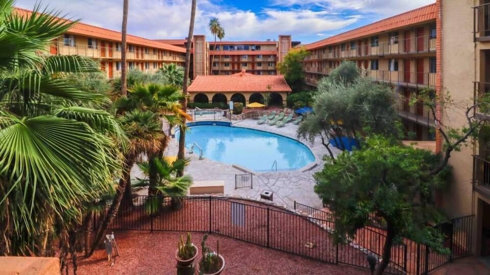 studio6 phoenix az sky harbor