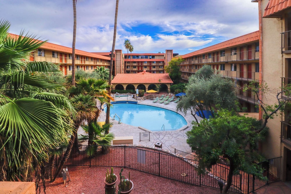 studio6 phoenix az sky harbor