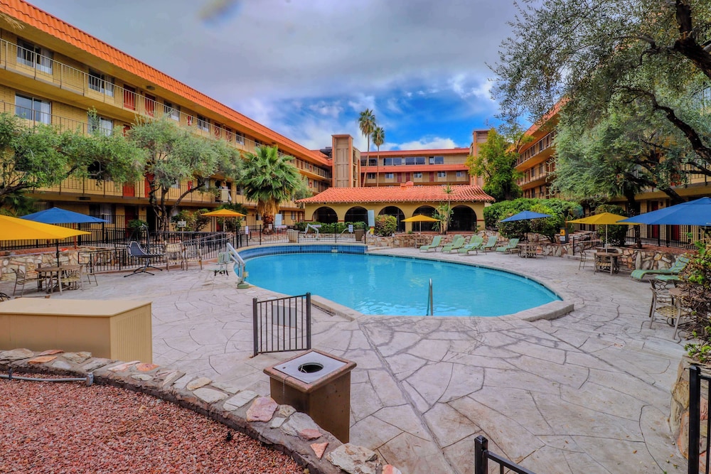 studio6 phoenix az sky harbor