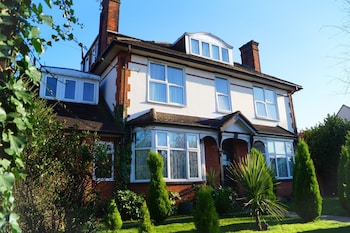 ricky road guest house premium