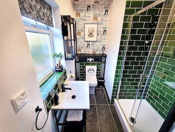 ricky road guest house premium