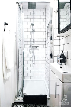 ricky road guest house premium