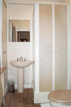 ricky road guest house premium