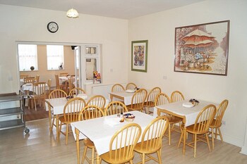 ricky road guest house premium