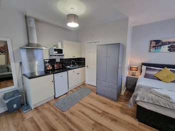 ricky road guest house premium