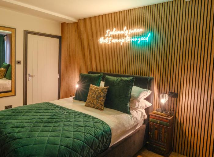 ricky road guest house premium