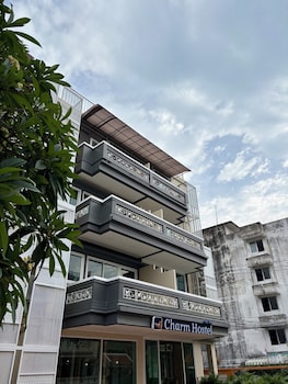 charm hostel at pratumnak